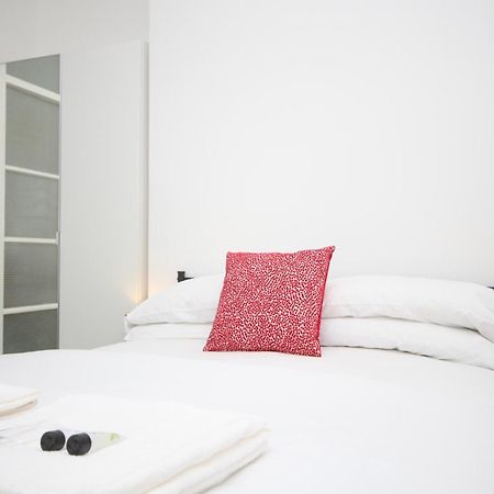 Barton Beachside - Stylish Studio Apartment, Double & Single - Central Beach & Promenade Location - Over 21'S, Family Friendly Only, Id Required 黑潭 外观 照片
