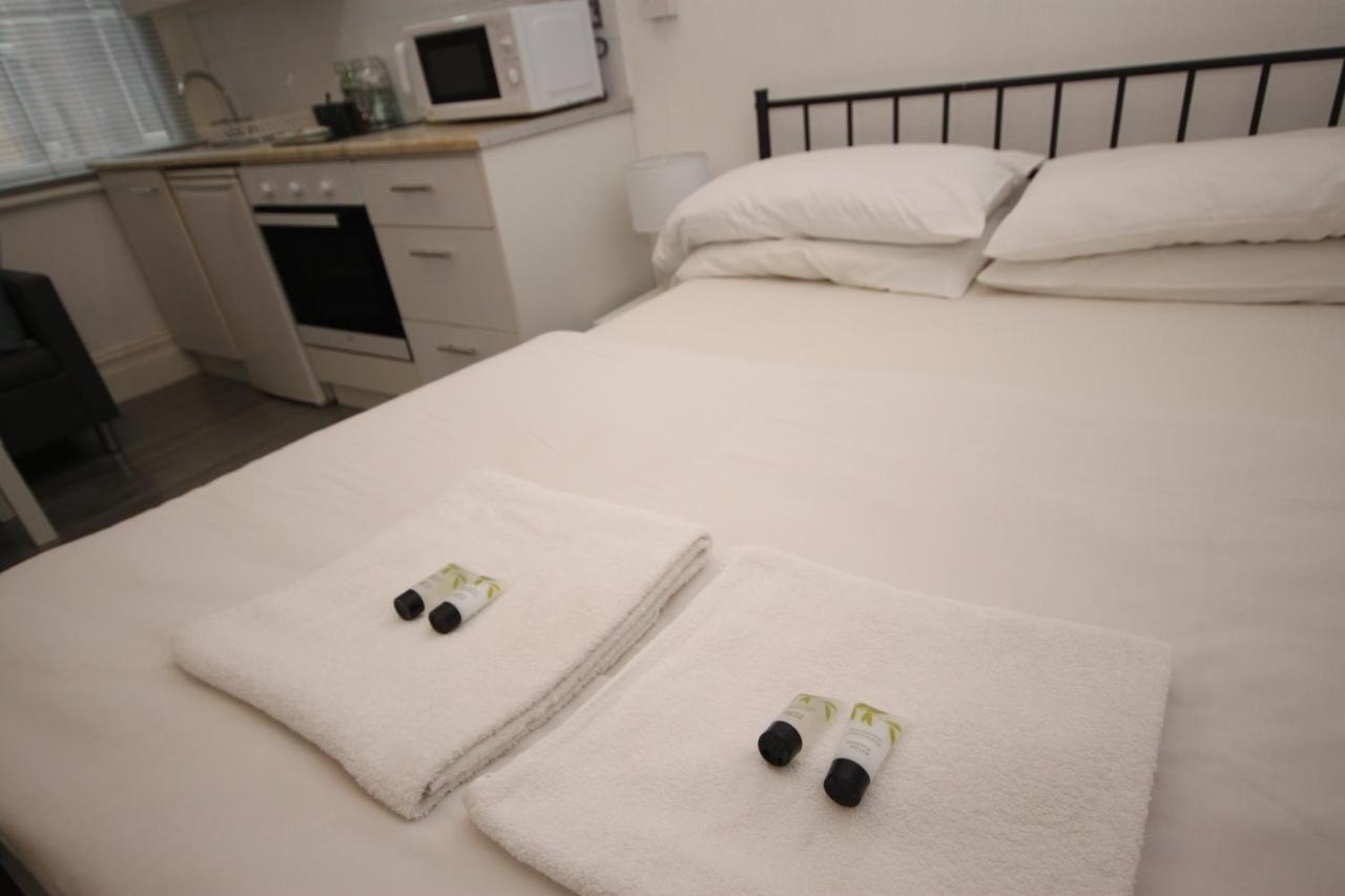 Barton Beachside - Stylish Studio Apartment, Double & Single - Central Beach & Promenade Location - Over 21'S, Family Friendly Only, Id Required 黑潭 外观 照片