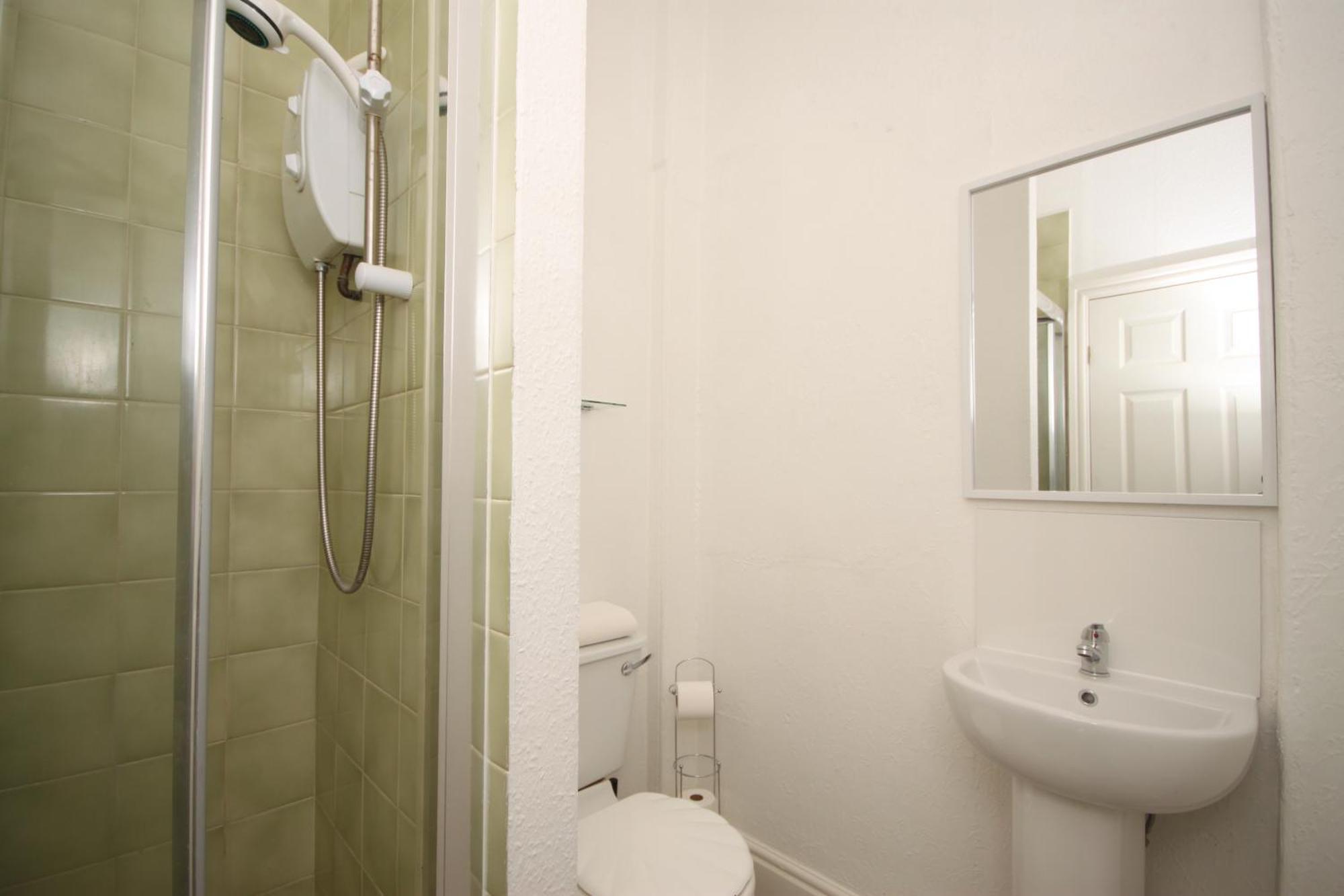 Barton Beachside - Stylish Studio Apartment, Double & Single - Central Beach & Promenade Location - Over 21'S, Family Friendly Only, Id Required 黑潭 客房 照片