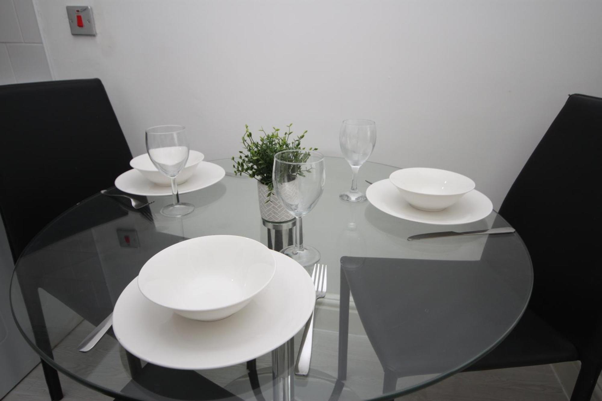Barton Beachside - Stylish Studio Apartment, Double & Single - Central Beach & Promenade Location - Over 21'S, Family Friendly Only, Id Required 黑潭 外观 照片