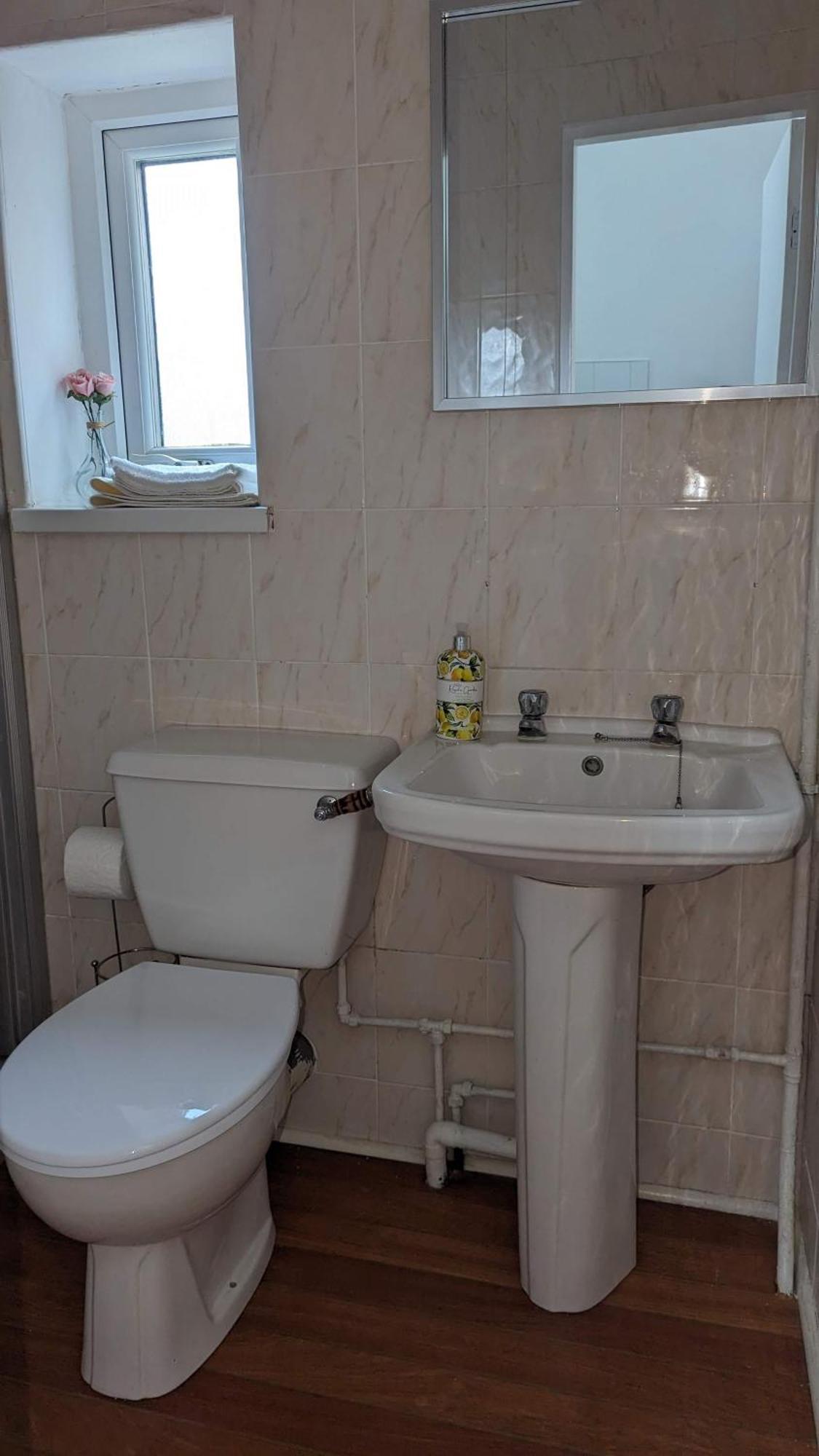 Barton Beachside - Stylish Studio Apartment, Double & Single - Central Beach & Promenade Location - Over 21'S, Family Friendly Only, Id Required 黑潭 外观 照片